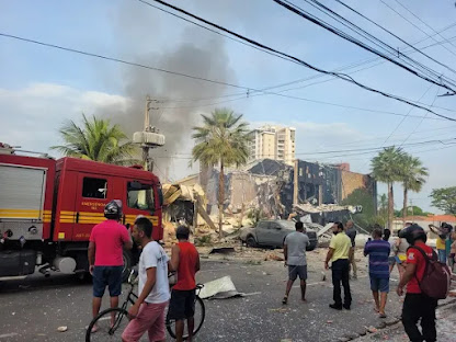 VÍDEO: Forte explosão destrói restaurante e fere uma pessoa; ASSISTA