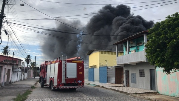 Vítimas de explosão e incêndio em Parnamirim estão estáveis, diz Sesap