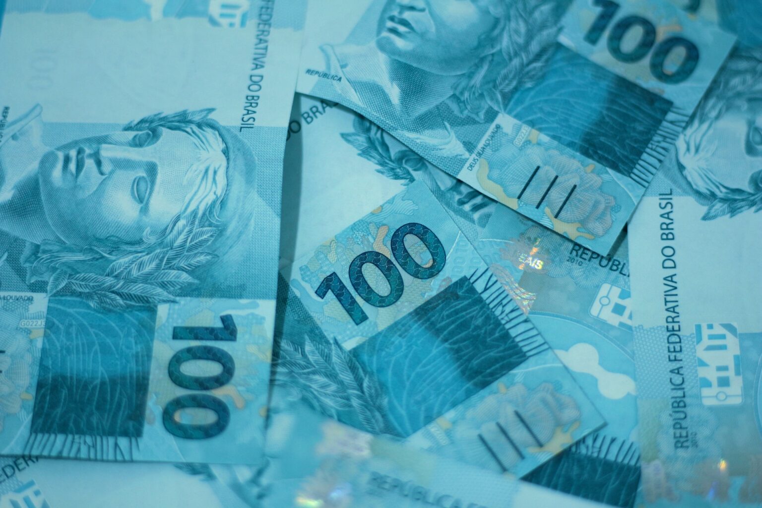Brasil fecha 2022 com as contas no azul pela primeira vez em 9 anos