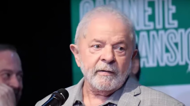 Lula decide prorrogar isenção dos combustíveis