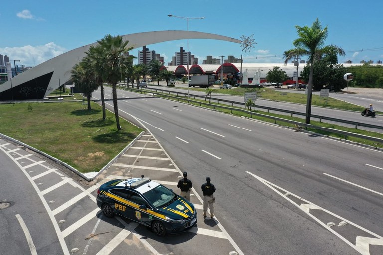 PRF divulga balanço da Operação Ano Novo 2023 com 12 acidentes e 22 motoristas autuados sob a influência de álcool