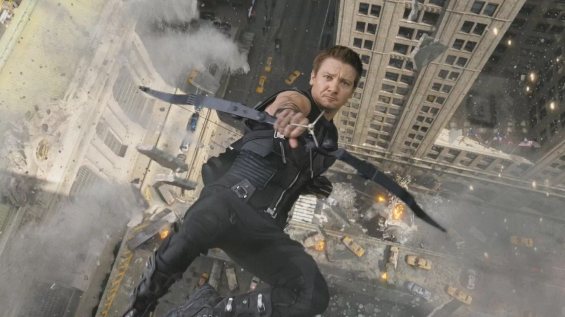 Jeremy Renner, do Universo Marvel, passa por nova cirurgia e segue na UTI