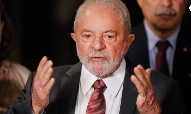 Após varredura da PF, Lula volta a despachar do Palácio do Planalto