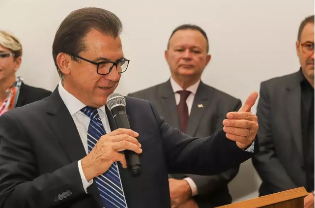 Ministro do Trabalho quer acabar saque-aniversário do FGTS