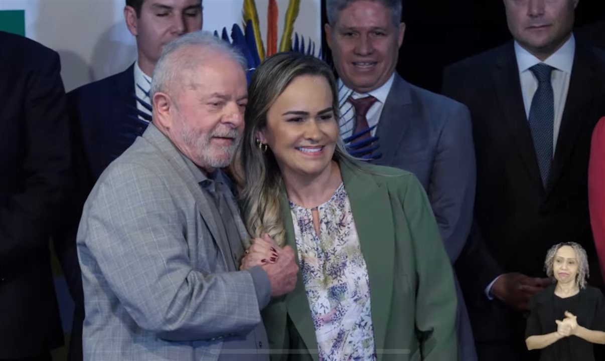 Ministra de Lula mantém elo político com acusados por milícia no RJ