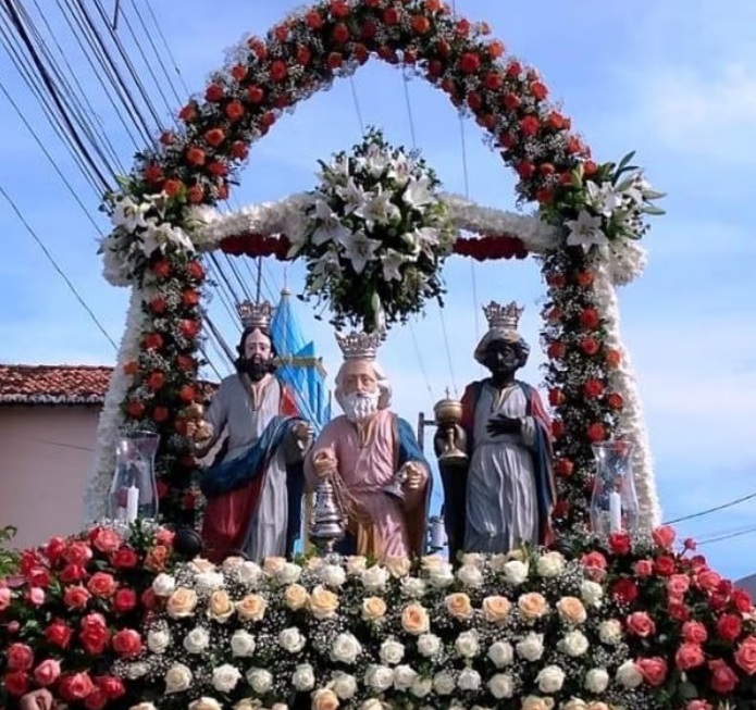 Encerramento da Festa dos Santos Reis tem missas, procissão e programação musical