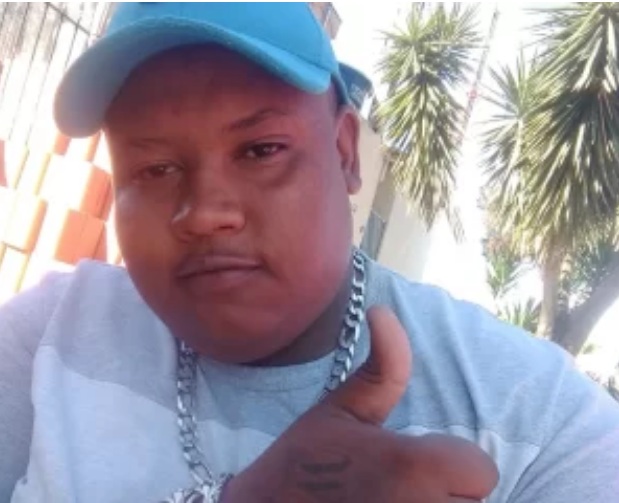 VÍDEO: Jovem morre na porta de hospital por falta de maca para obesos