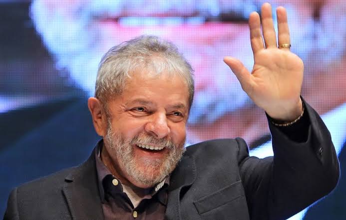 Primeira semana de governo Lula já tem crise com ministra, desmandos e recuos na economia