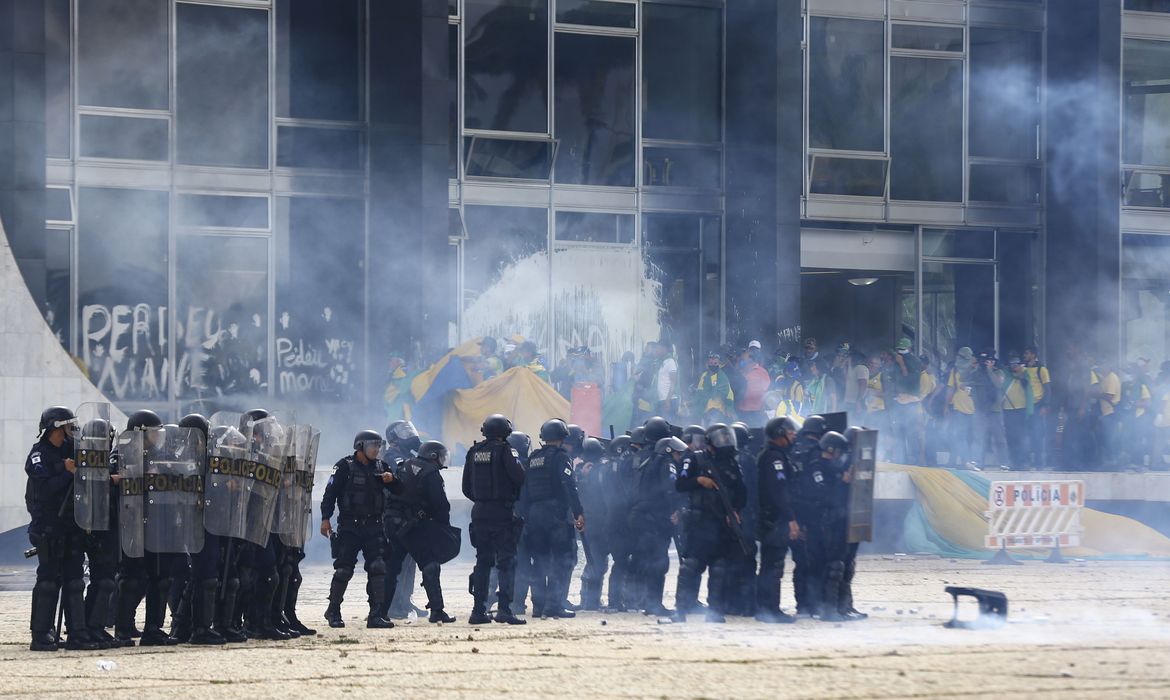 CBF repudia uso da camisa da seleção em manifestações antidemocráticas