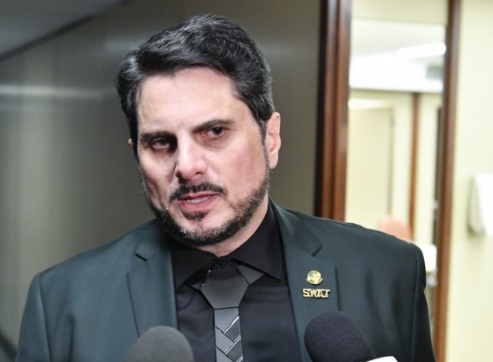 Lula e ministro da Justiça sabiam de ataques e não fizeram nada, diz senador