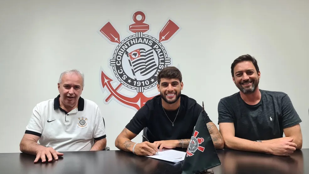 Corinthians anuncia compra do atacante Yuri Alberto e cede dois jogadores ao Zenit