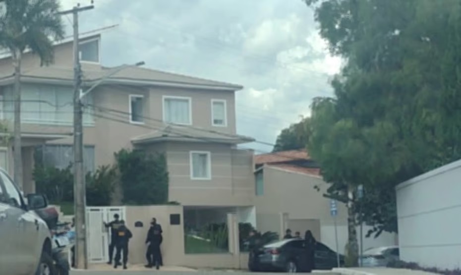 Polícia Federal está na casa de Anderson Torres