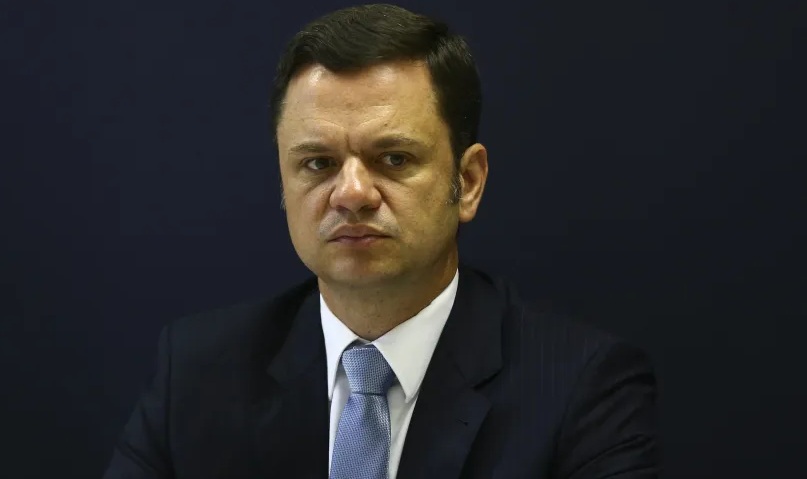 Anderson Torres confirma que voltará ao Brasil e se entregará à Justiça