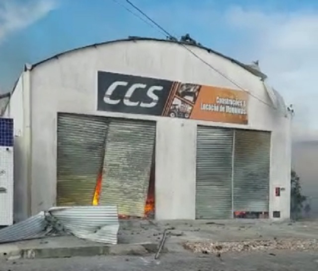 Polícia Civil ouve feridos de incêndio em galpão; delegado diz que será difícil definir como e onde começou incêndio