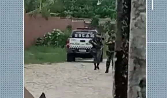 Bandidos fazem arrastão em casa de sargento, amordaçam reféns e morrem após troca de tiros com a PM no RN
