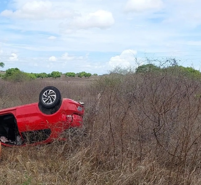 Sete veículos se envolvem em acidente na rodovia RN-120
