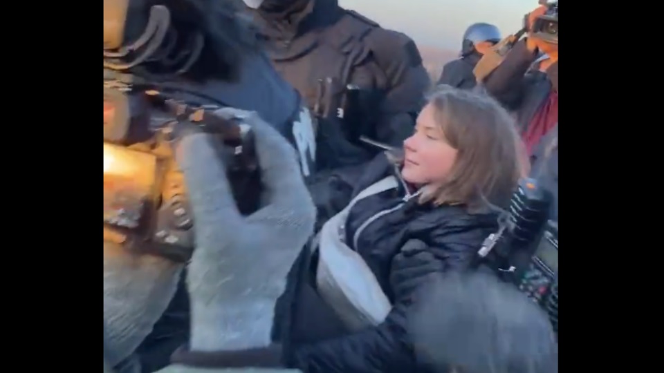 VÍDEO: Greta Thunberg é detida em protesto na Alemanha