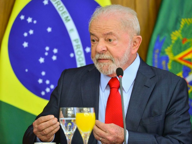 É falsa a informação que Lula não pode alterar a tabela do Imposto de Renda para 2023