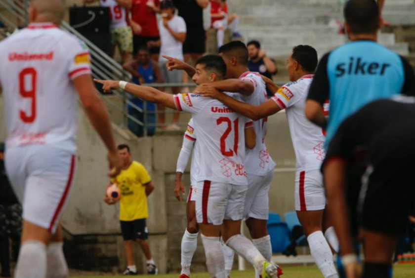 VÍDEO: América vence o Santa Cruz de Natal de goleada no Campeonato Potiguar