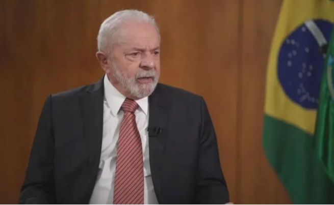 Empresário fica rico porque os trabalhadores trabalham, não ele, diz Lula