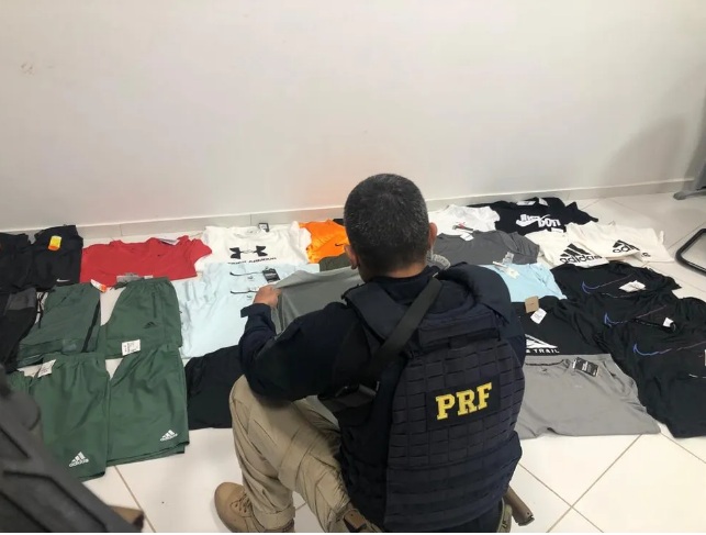 Trio é preso na Grande Natal com roupas furtadas em lojas de shopping de João Pessoa
