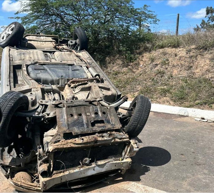 Mulher fica ferida em acidente na BR-304 na Grande Natal