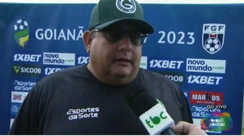 [VÍDEO] Treinador do Goiás é vítima de gordofobia na TV: 'Não tem pescoço'