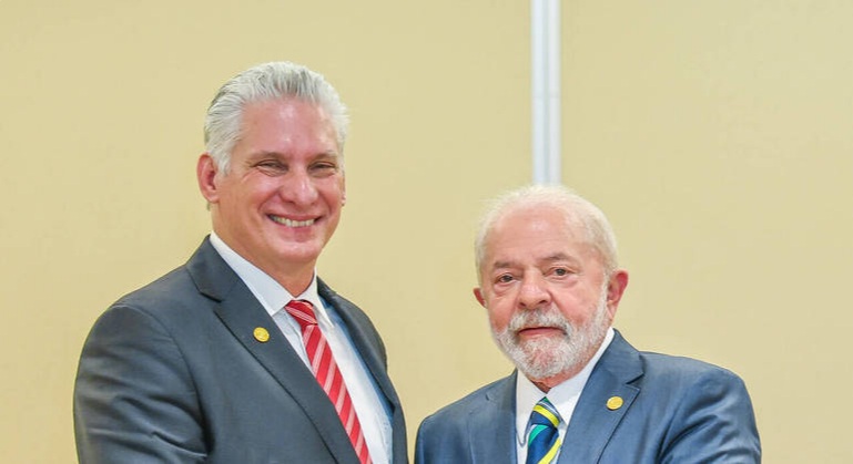 Lula posta foto com ditador cubano e fala em restabelecer relações diplomáticas