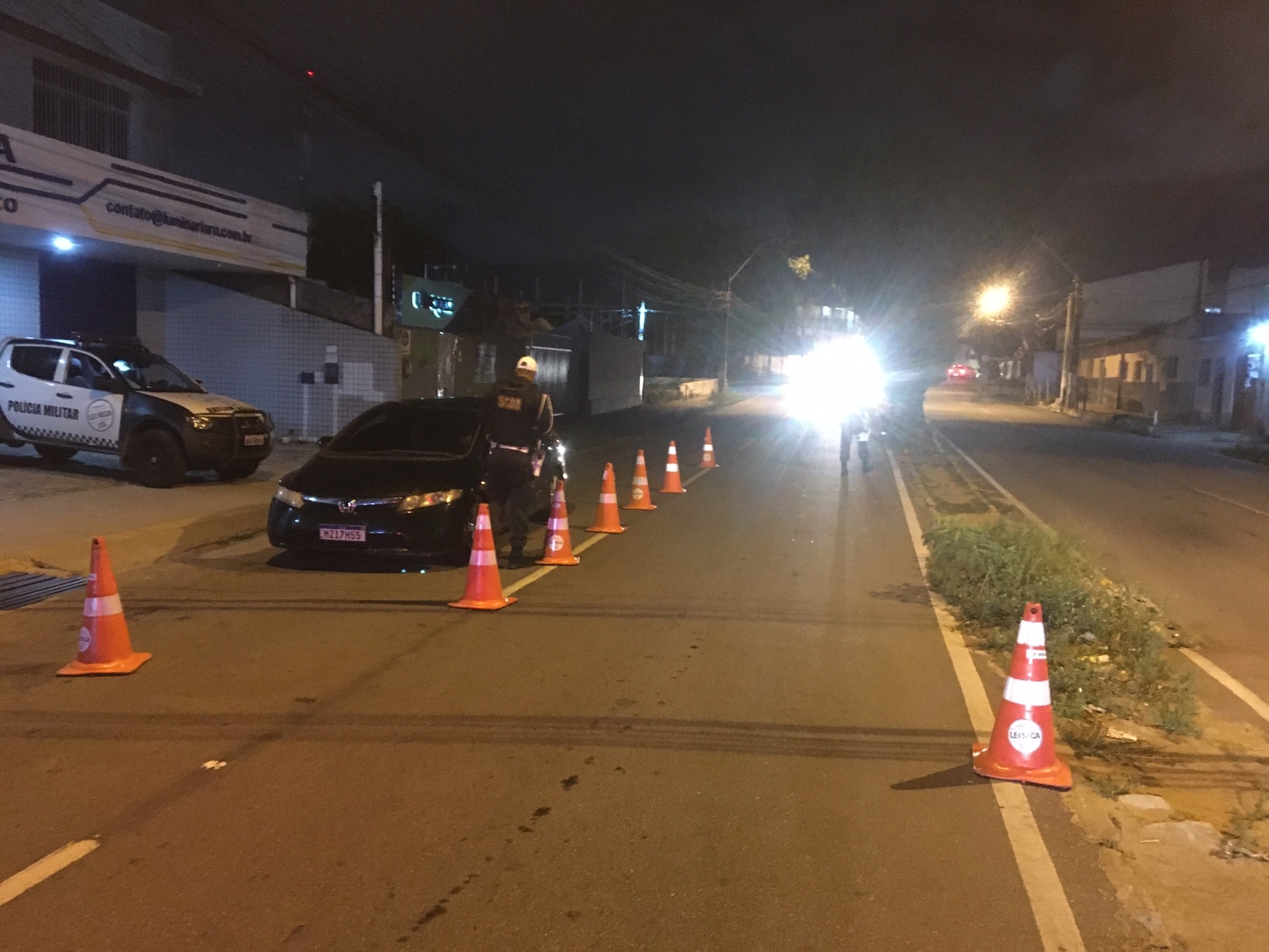 Homem é preso dirigindo bêbado com 5 crianças no carro
