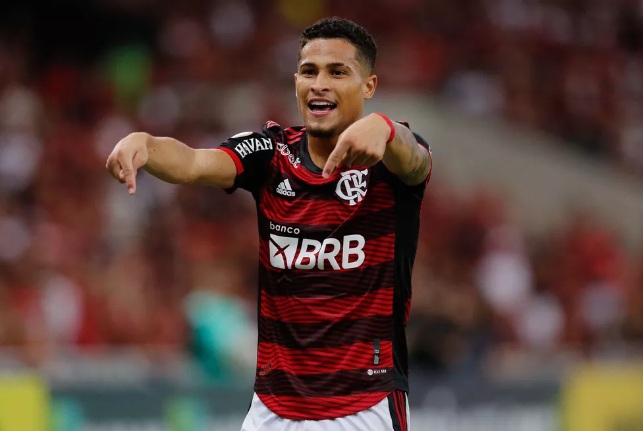 Flamengo acerta venda de João Gomes por R$ 93 milhões para o Wolverhampton, da Inglaterra