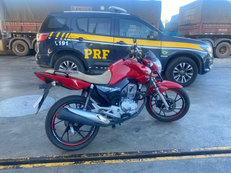 PRF recupera motocicleta 30 minutos após o roubo em Lajes