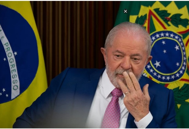 Câmara recebe 2º pedido de impeachment contra Lula