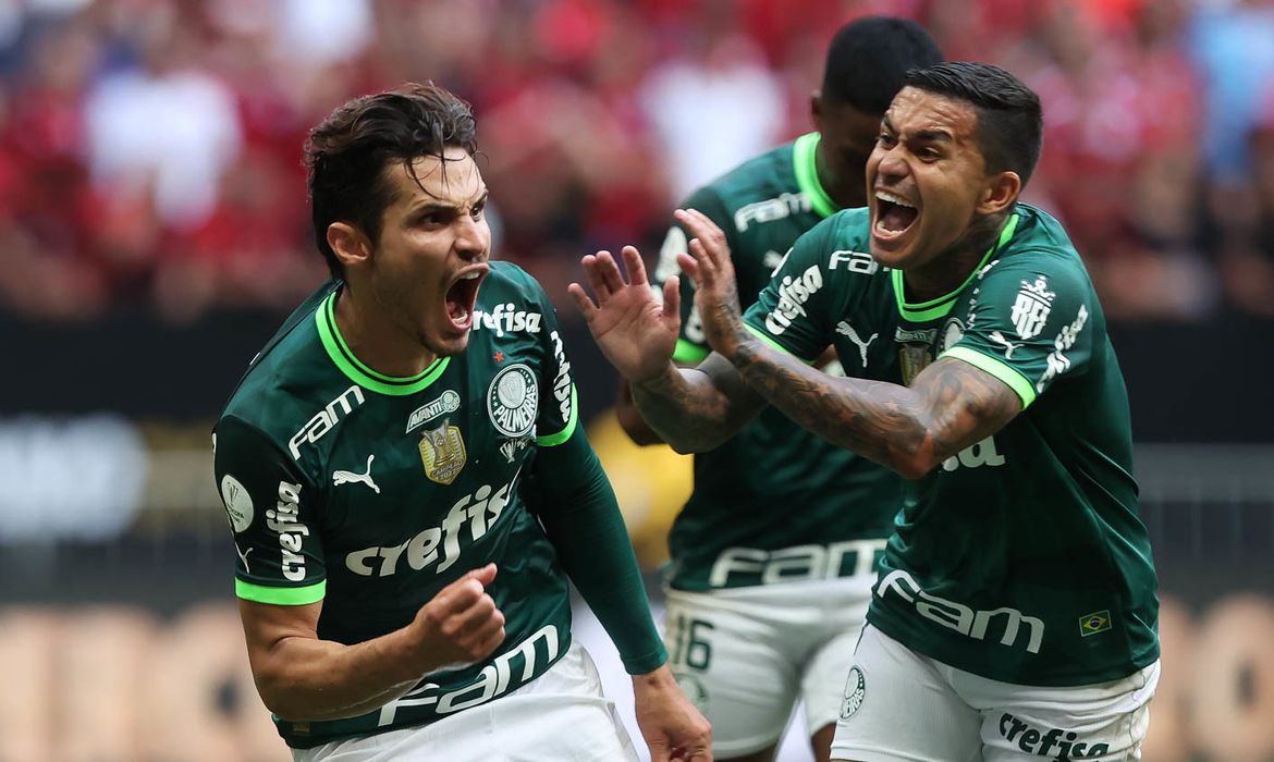 VÍDEO: Palmeiras vence Flamengo em grande jogo e leva Supercopa do Brasil; veja melhores momentos