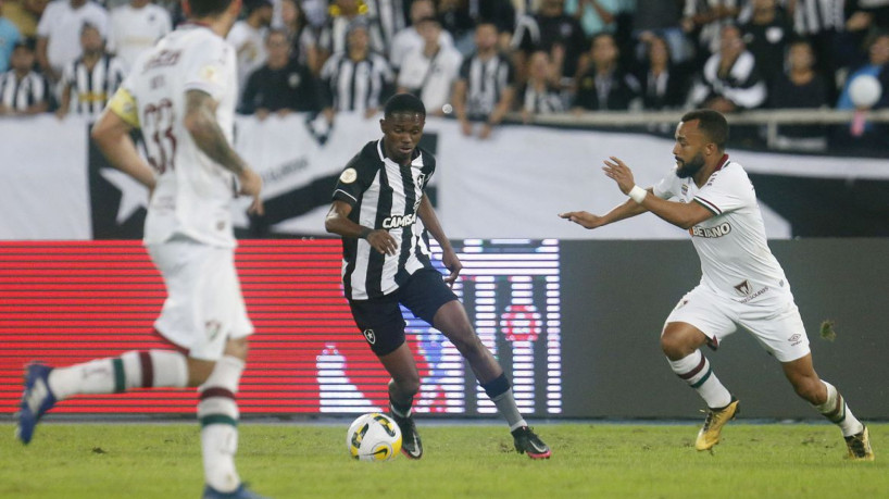 Flu x Botafogo, América-RN x Alecrim,  SP x Corinthians e ABC em campo; veja jogos de hoje e onde assistir