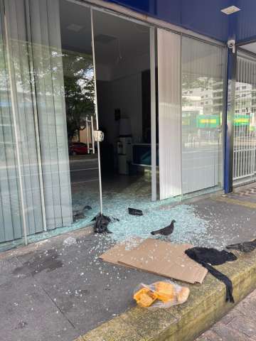 VÍDEO: Criminosos arrombam loja a menos de 200 metros de quartel da PM em Natal