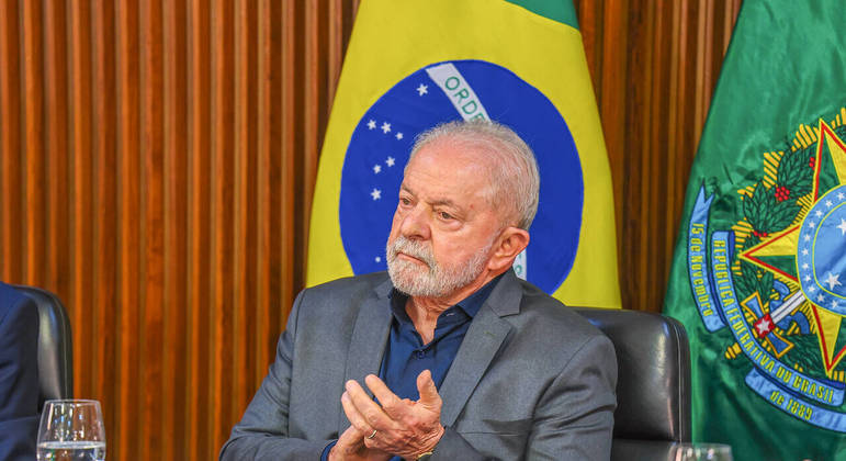 Lula condena invasão da Rússia à Ucrânia, mas diz: ‘Quando um não quer, dois não brigam’