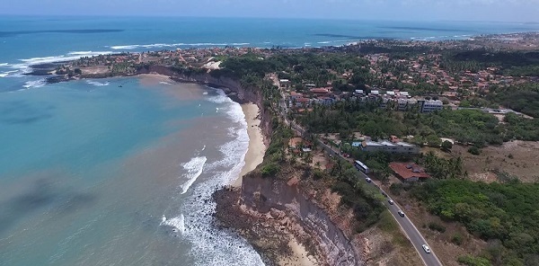 Justiça condena ex-prefeito de Nísia Floresta por desviar recursos de obra na praia de Barreta