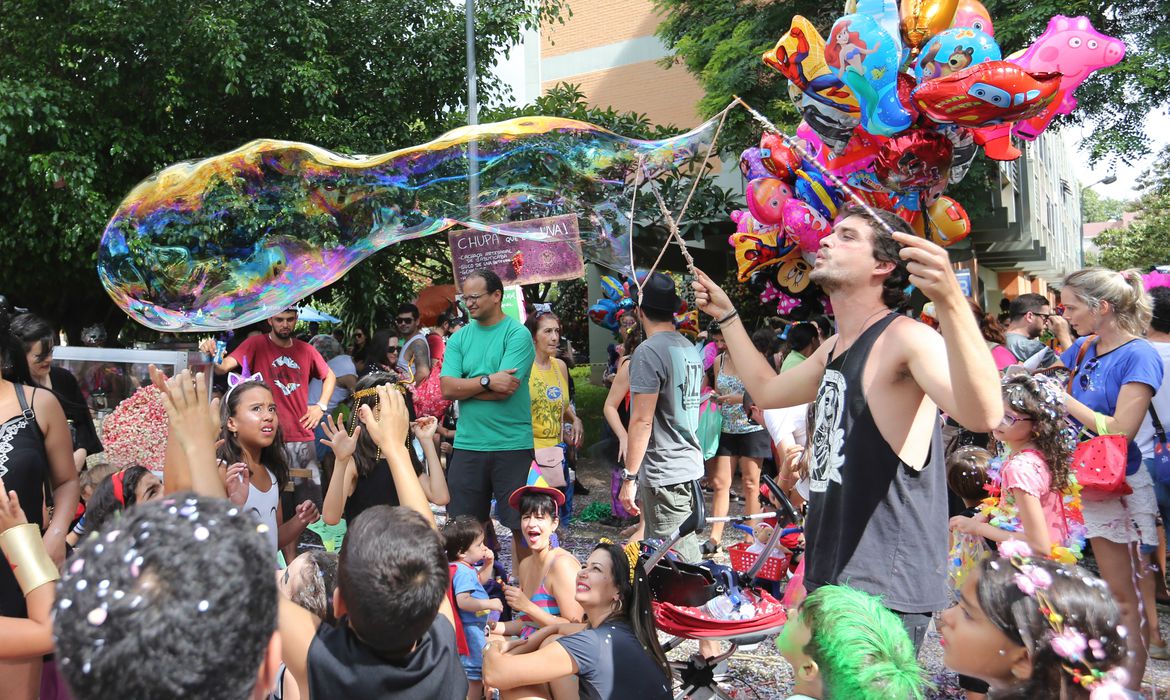 Carnaval: 62% dos natalenses gastarão, em média, R$ 315,74 reais, diz Fecomércio RN