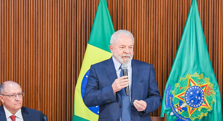 Lula diz que vai avaliar autonomia do Banco Central; especialistas veem retrocesso