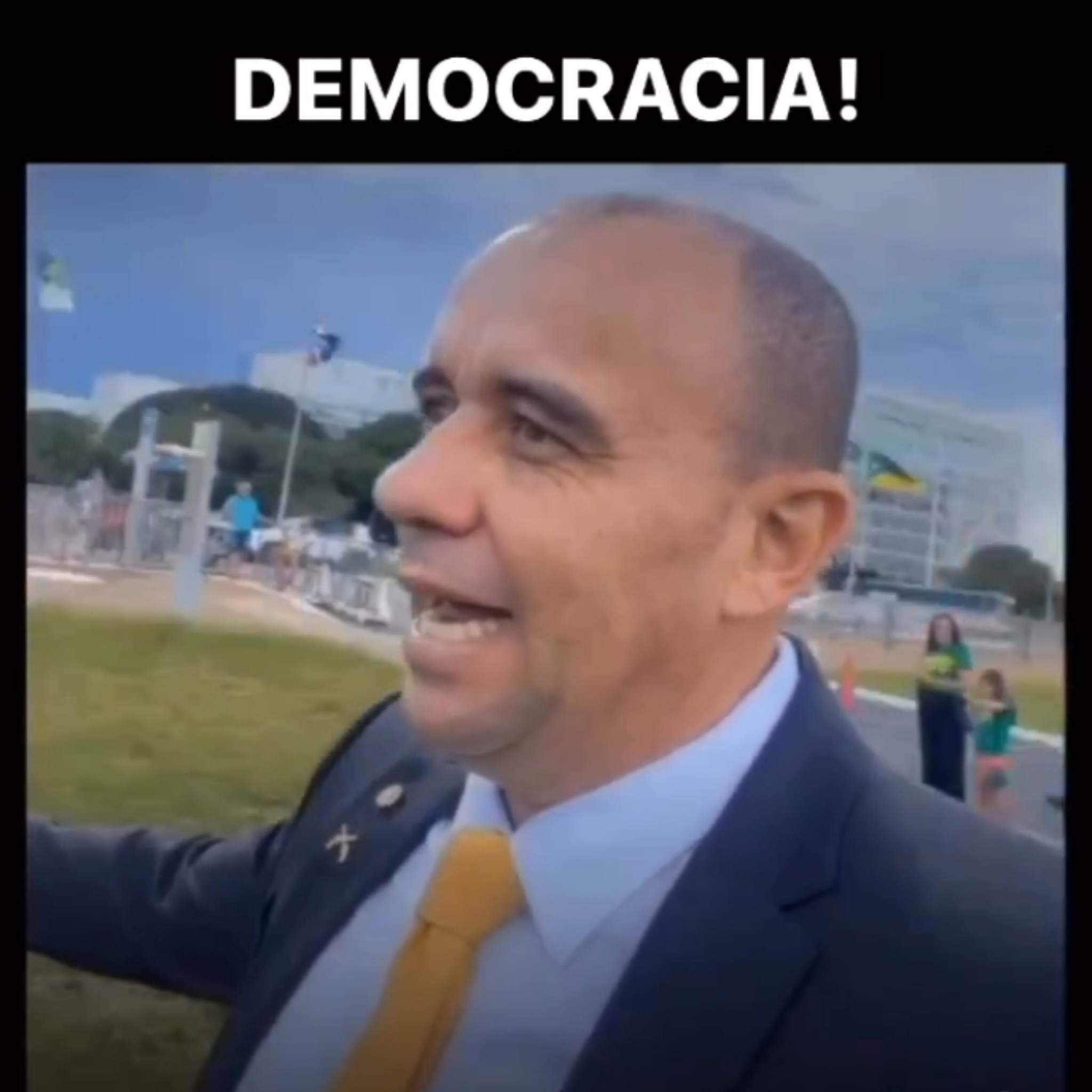 VÍDEO: Deputado federal do RN é abordado pela polícia ao passear com a família de verde e amarelo em Brasília;...