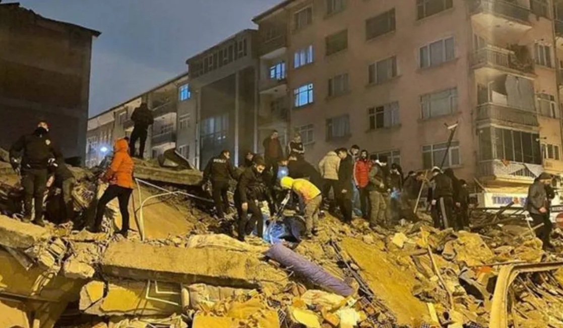 Número de mortos em terremoto na Turquia e na Síria passa de 5 mil