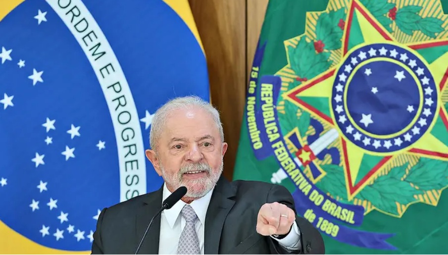 VÍDEO: Deputado suspeita que Lula pode furtar emas no Palácio da Alvorada