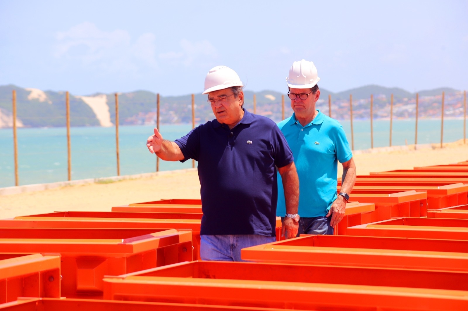 Prefeitura inicia produção de blocos para enrocamento da praia de Ponta Negra