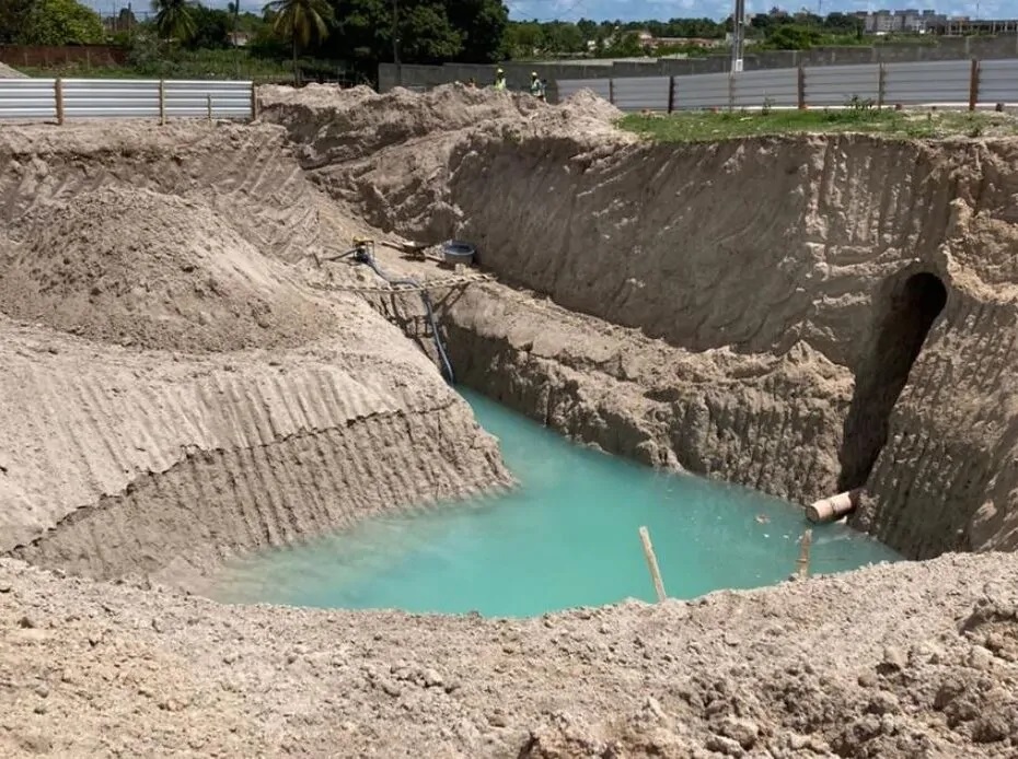 VÍDEO: Água do ‘Buraco Azul’, em Parnamirim, volta a ficar azul