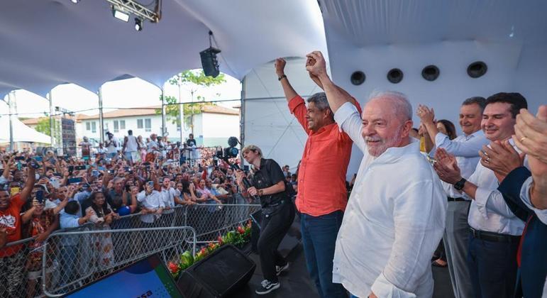 Lula reclama de ‘infiltrados’ no governo e diz que vai trocar quem apoia Bolsonaro