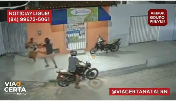 VÍDEO: Mulher entra e luta corporal com assaltante na Grande Natal