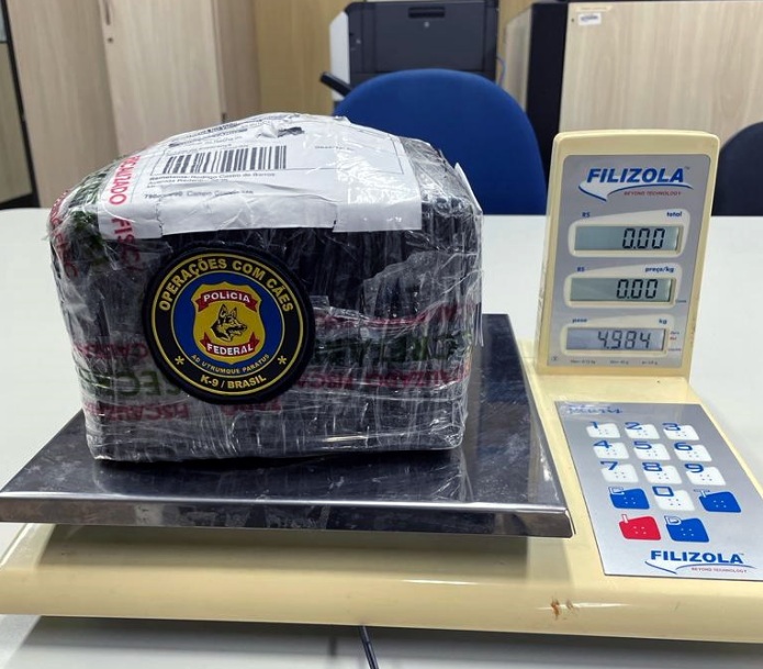 PF apreende maconha "engessada" enviada para o RN pelos Correios