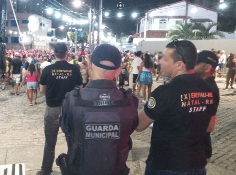 Semurb interdita evento irregular em Natal no primeiro dia de Carnaval; três estabelecimentos são notificados