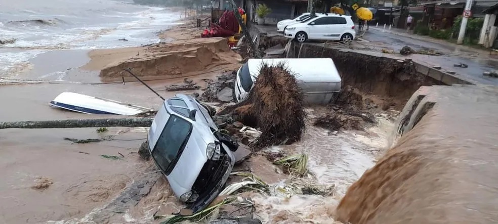 Tragédia: temporal causa 36 mortes, deixa desabrigados e fecha estradas em SP