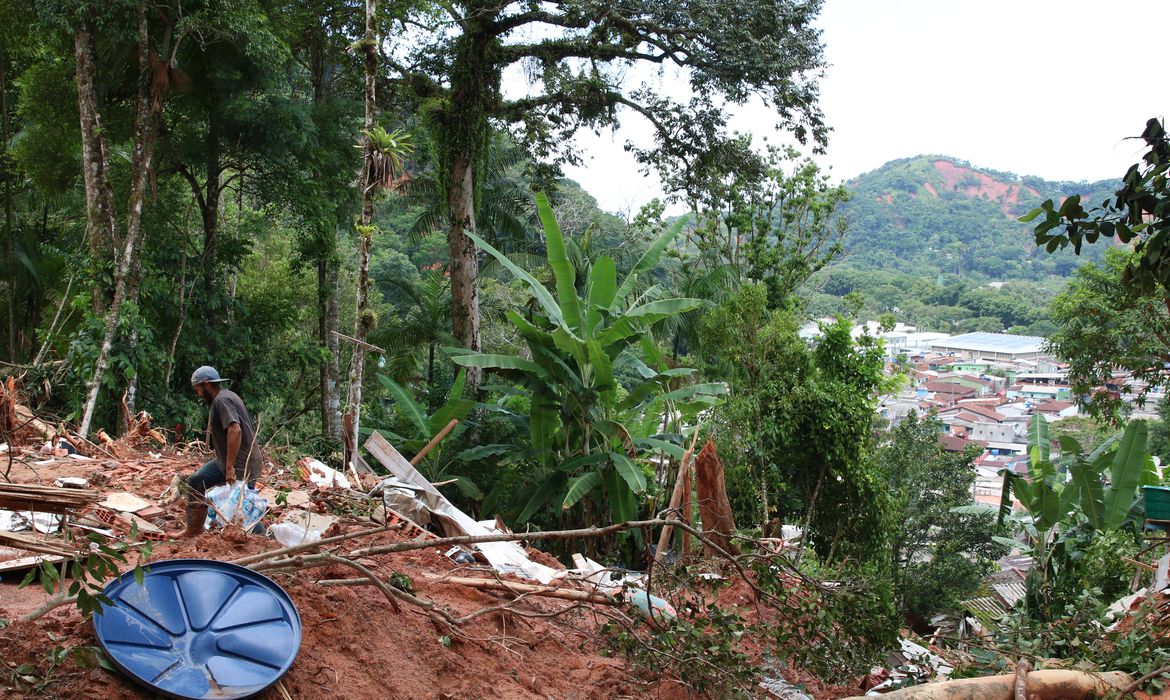 MP diz que já havia alertado prefeitura de São Sebastião sobre riscos